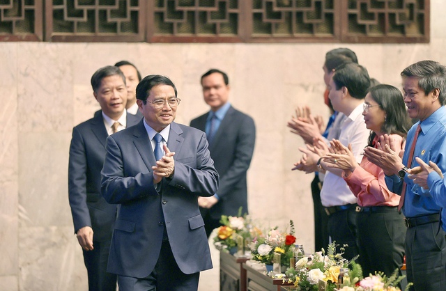 Theo Thủ tướng, giai cấp công nhân Việt Nam không ngừng phát triển, lớn mạnh; ngày càng năng động, chủ động hơn trong sản xuất kinh doanh; tiếp tục khẳng định và phát huy vai trò nòng cốt trong phát triển kinh tế-xã hội - Ảnh: VGP/Nhật Bắc