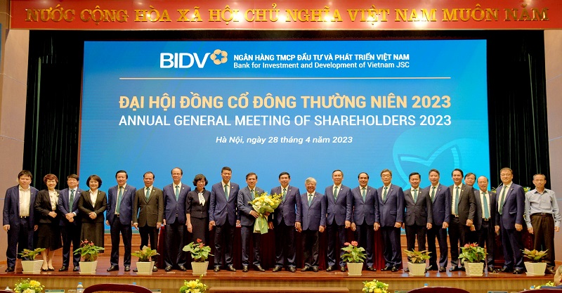 Ban Lãnh đạo BIDV chúc mừng ông Đặng Văn Tuyên được bầu bổ sung vào HĐQT BIDV nhiệm kỳ 2022-2027