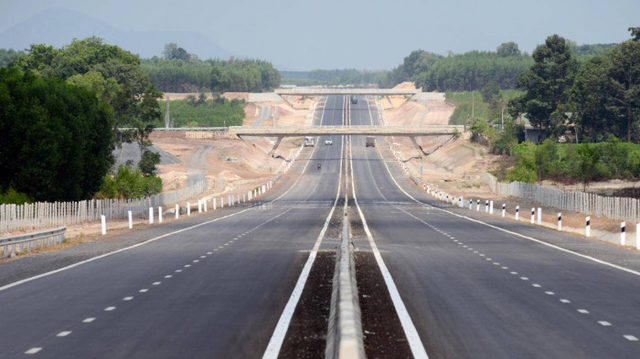 Cao tốc Phan Thiết - Dầu Giây đi qua Bình Thuận và Đồng Nai có chiều dài 99km. Dự án kết nối cao tốc TP.HCM - Long Thành - Dầu Giây (cao tốc Long Thành) tại nút giao Km 43. Ảnh: Vĩnh Phú