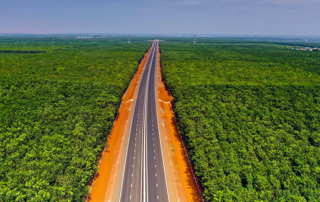 Đến thời điểm này, dự án đường bộ cao tốc Bắc – Nam phía đông giai đoạn 1 đã có 4 đoạn tuyến được hoàn thành, với tổng chiều dài gần 280 km trên tổng số 654 km
