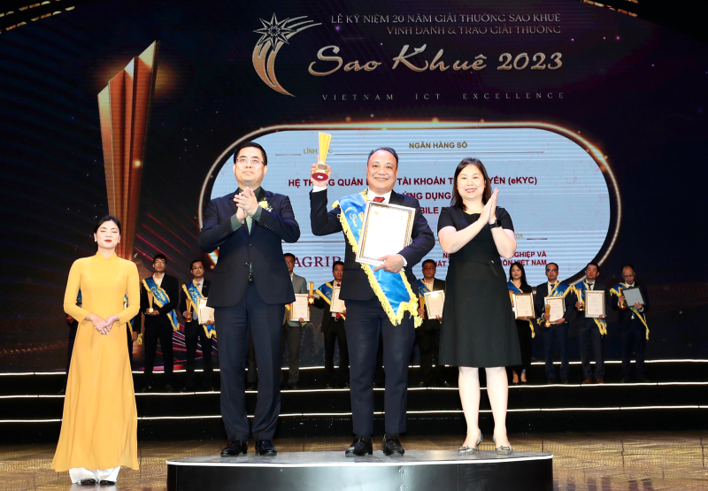 Agribank giành 2 giải thưởng Sao Khuê 2023 về ngân hàng số