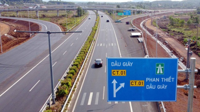 Dự án Phan Thiết-Dầu Giây có chiều dài tuyến khoảng 99 km đi qua các tỉnh Bình Thuận, Đồng Nai, kết nối với tuyến đường cao tốc TPHCM-Long Thành-Dầu Giây khánh thành ngày 29/4/2023- Ảnh: VGP