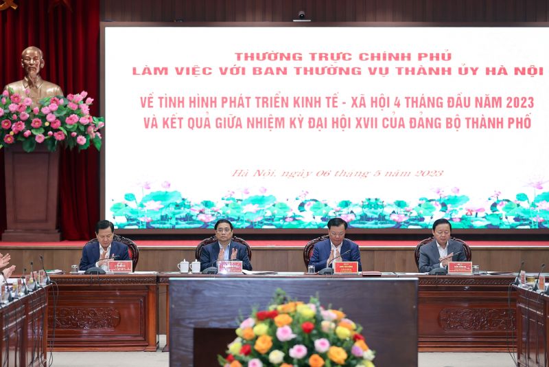 Thủ tướng Phạm Minh Chính chủ trì cuộc làm việc của Thường trực Chính phủ với Ban Thường vụ Thành ủy Hà Nội