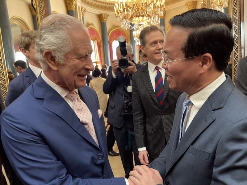 Chủ tịch nước Võ Văn Thưởng đã gặp gỡ và trao đổi với Vua Charles III. Ảnh: Bộ Ngoại giao Việt Nam.