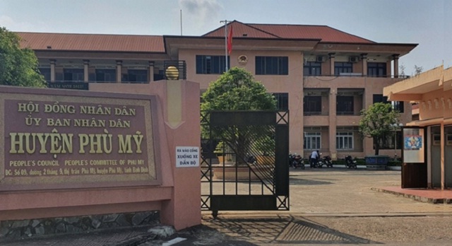 Dự &aacute;n Bến xe Ph&ugrave; Mỹ sẽ được x&acirc;y dựng tại đia b&agrave;n thị trấn Ph&ugrave; Mỹ, huyện Ph&ugrave; Mỹ (B&igrave;nh Định). Trong ảnh: Một g&oacute;c trụ sở UBND huyện Ph&ugrave; Mỹ.