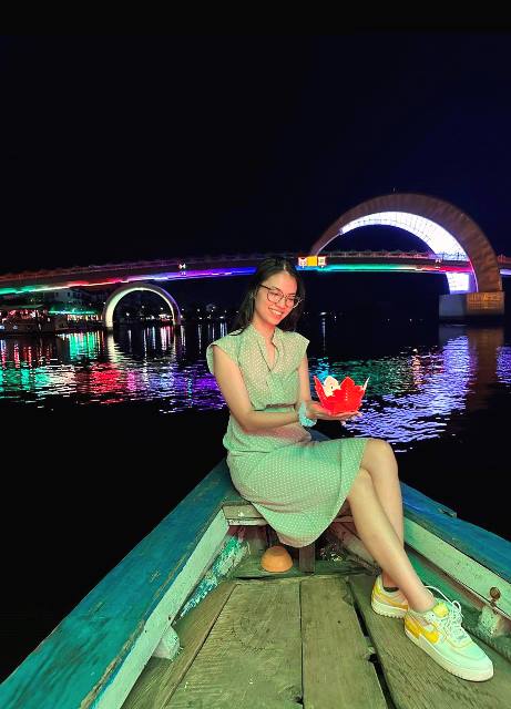 Cô Nguyễn Hoàng Bảo Ngọc rất lâu mới được trở lại Việt Nam, địa điểm gia đình cô chọn là Hội An