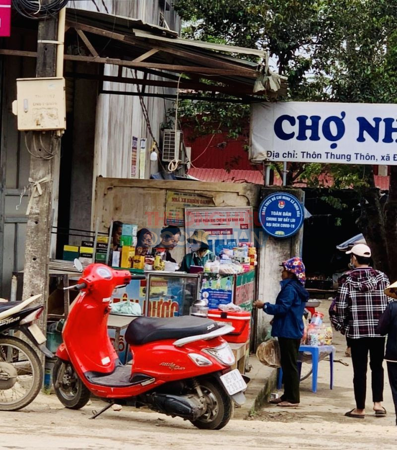 Thanh Hoá: Nhà thuốc Phúc Loan bán thuốc như… “bán rau” tại cổng chợ