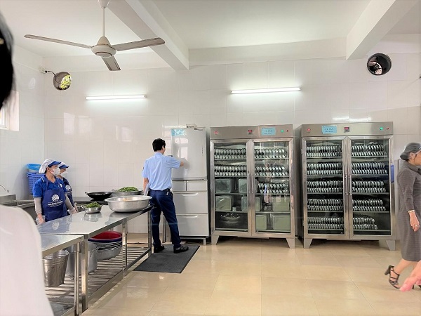 Hải Phòng: Đoàn kiểm tra an toàn thực phẩm năm 2023, kiểm tra tại Trường Tiểu học Ngô Gia Tự