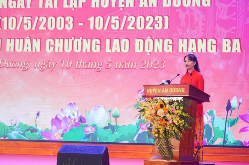 Đồng chí Trần Thị Quỳnh Trang- Bí thư Huyện ủy An Dương, TP. Hải Phòng phát biểu tại buổi lễ