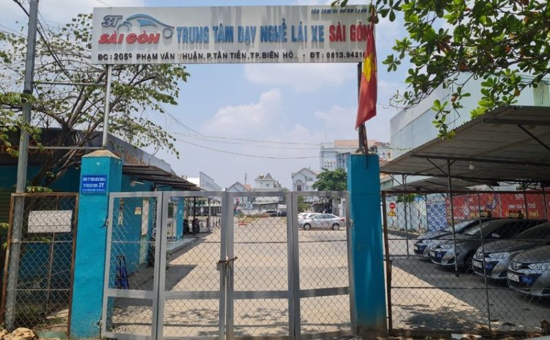 Sở GTVT Đồng Nai tạm dừng tổ các kỳ thi sát hạch lái xe ô tô đối với Trung tâm Dạy nghề lái xe Sài Gòn. Ảnh: VH.