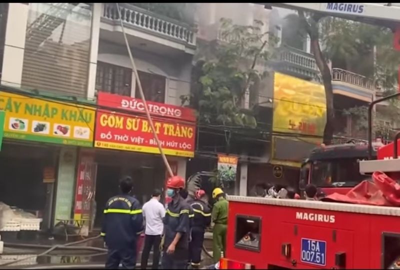 Hình ảnh cháy quán bar tại Văn Cao- Hải Phòng