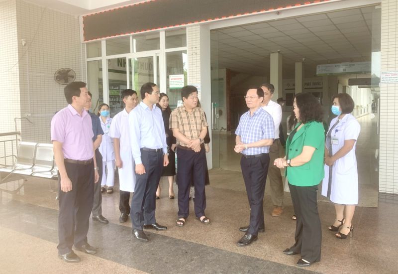 Đoàn công tác thăm, làm việc tại Bệnh viện đa khoa tỉnh Lào Cai