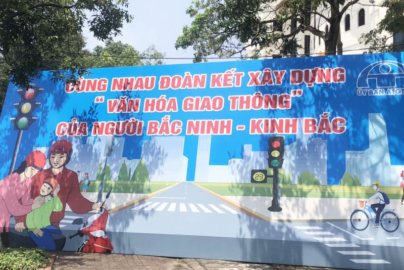Pano tuyên truyền về Tỉnh an toàn giao thông đặt tại đường Lý Thái Tổ