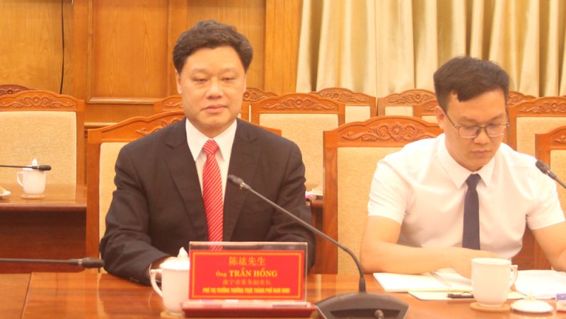 Ông Trần Hồng phát biểu tại buổi làm việc