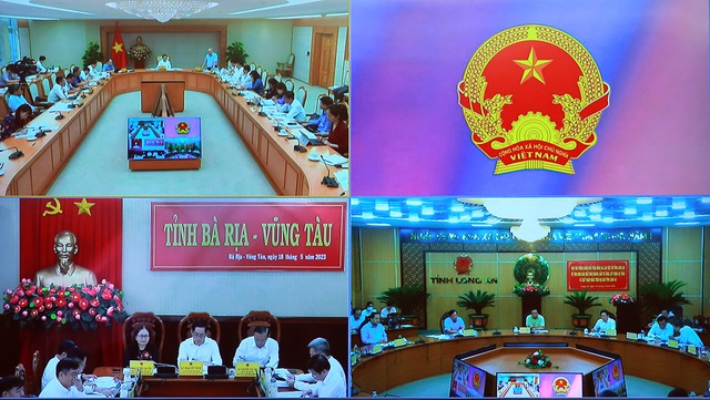 Lãnh đạo hai tỉnh Long An, Bà Rịa-Vũng Tàu đã kiến nghị cụ thể nhiều vấn đề cần tháo gỡ trong hoạt động sản xuất kinh doanh của doanh nghiệp, xây dựng hạ tầng, đầu tư công trên địa bàn - Ảnh: VGP/Minh Khôi