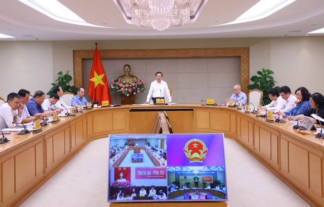 Phó Thủ tướng Trần Hồng Hà giao Bộ KH&ĐT chủ trì việc tổng hợp chính xác, trung thực, đầy đủ những tồn tại, khó khăn, vướng mắc của địa phương, đề ra hướng giải quyết trong thời gian ngắn nhất theo đúng thẩm quyền, trách nhiệm - Ảnh: VGP