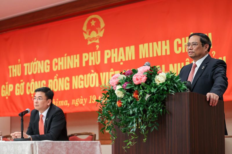 Thủ tướng Phạm Minh Chính chia sẻ với bà con kiều bào chiều 19-5 - Ảnh: NHẬT BẮC