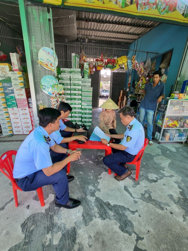 Cục Quản lý thị trường Kiên Giang thực hiện kiểm tra cao điểm tháng an toàn thực phẩm năm 2023