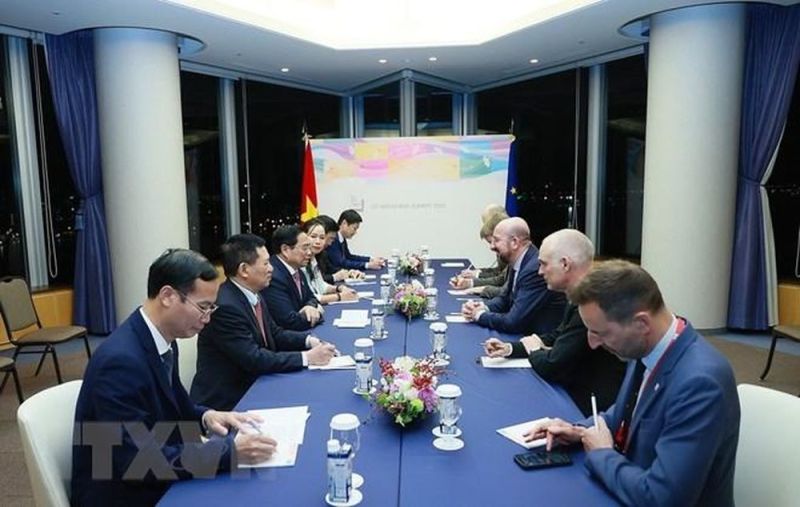Quang cảnh buổi gặp giữa Thủ tướng Phạm Minh Chính và Chủ tịch Hội đồng châu Âu Charles Michel