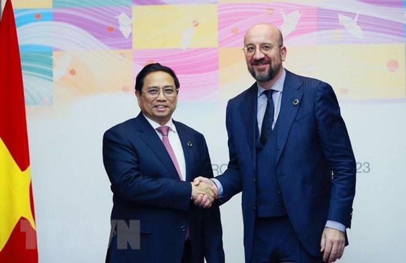 Thủ tướng Phạm Minh Chính gặp Chủ tịch Hội đồng châu Âu Charles Michel