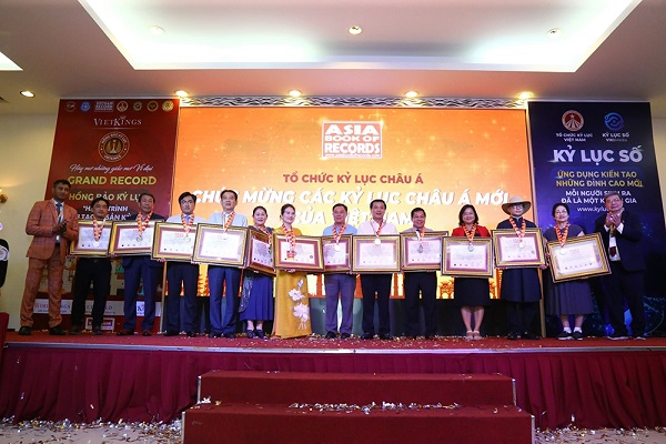 Tổ chức Kỷ lục Châu Á trao bằng xác lập cho 11 kỷ lục Châu Á mới
