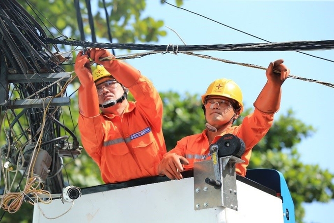 EVN tăng nhập nhập điện từ Lào, Trung Quốc