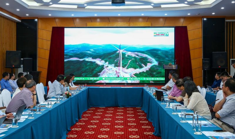 Diễn đàn là dịp để các đại biểu, các chuyên gia, nhà khoa học, nhà quản lý đã tập trung đánh giá về cơ chế, chính sách, công nghệ, tài chính; cơ hội, thách thức và việc huy động, bố trí nguồn lực cho việc phát triển điện gió, các kịch bản Net Zero cho ngành năng lượng Việt Nam