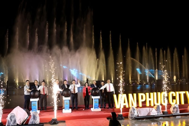 công trình nhạc nước Van Phuc Water Show với tổng số vốn đầu tư lên đến hơn 200 tỷ.