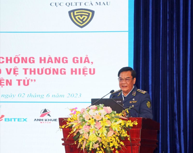 Ông Huỳnh Vũ Phong – Thường trực Ban chỉ đạo 389 tỉnh Cà Mau, Cục trưởng Cục QLTT Cà Mau phát biểu khai mạc