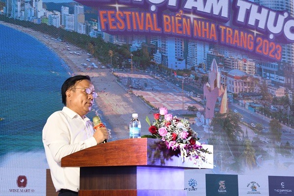 Ông Hoàng Văn Vinh, Chủ tịch Hiệp hội Du lịch Nha Trang- Khánh Hòa phát biểu
