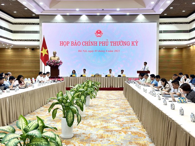 Buổi họp báo Chính phủ thường kỳ tháng 5 diễn ra chiều 3/6 - Ảnh: VGP/Quang Thương