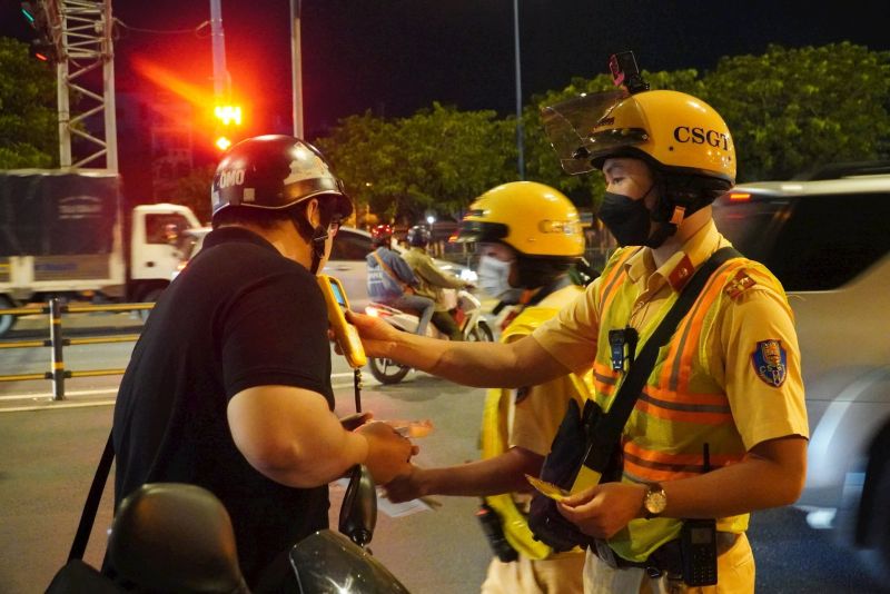 Cảnh sát giao thông TP. Hồ Chí Minh tăng cường xử lý vi phạm nồng độ cồn trên địa bàn