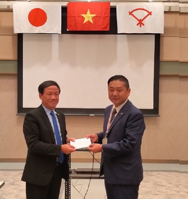 Chủ tịch UBND tỉnh Bình Định, Phạm Anh Tuấn trong lần gặp ngài Thị trưởng thành phố Izumisano, tỉnh Osaka (Nhật Bản).