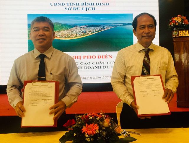 Lễ ký kết về phối hợp triển khai tiêu chí bổ sung nâng cao chất lượng dịch vụ du lịch giữa Hiệp hội Du lịch Bình Định và UBND TP Quy Nhơn. Lễ ký kết về phối hợp triển khai tiêu chí bổ sung nâng cao chất lượng dịch vụ du lịch giữa Hiệp hội Du lịch Bình Định và UBND TP Quy Nhơn.