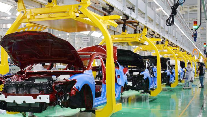 Việc giảm 50% lệ phí trước bạ được nhiều doanh nghiệp ô tô mong chờ sẽ giúp thị trường ô tô Việt Nam khởi sắc hơn.