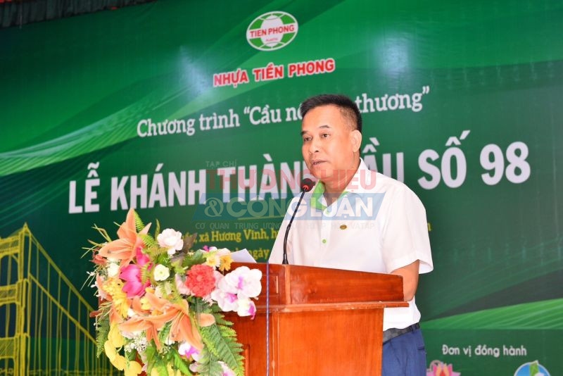 Ông Trần Trọng Nghĩa - Tổng giám đốc công ty TNHH Nhựa thiếu niên Tiền Phong miền Trung phát biểu tại buổi lễ