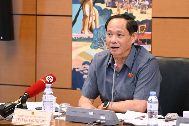 Phó Chủ tịch Quốc hội Trần Quang Phương phát biểu tại phiên thảo luận ngày 10/6