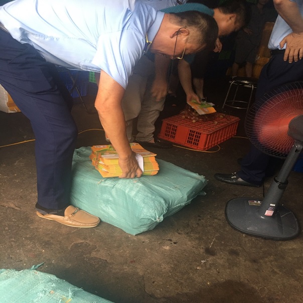 Hà Nội: Thu giữ hàng nghìn que kem có dấu hiệu "nhái" thương hiệu Kem 35