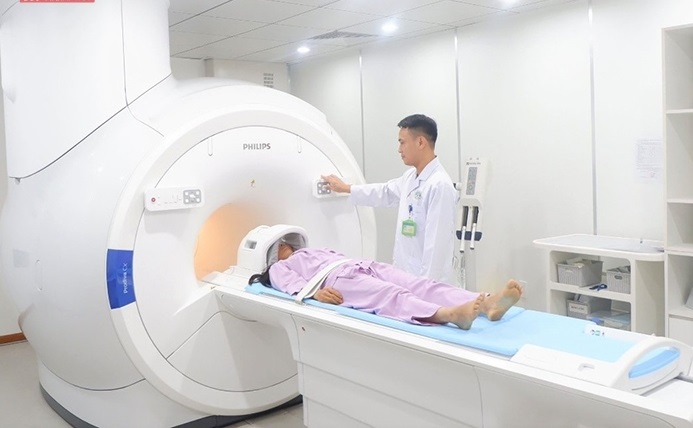 Máy chụp MRI 1.5 Tesla tại Bệnh viện Đa khoa tỉnh Thanh Hóa giúp tầm soát, đánh giá đột quỵ hiệu quả.