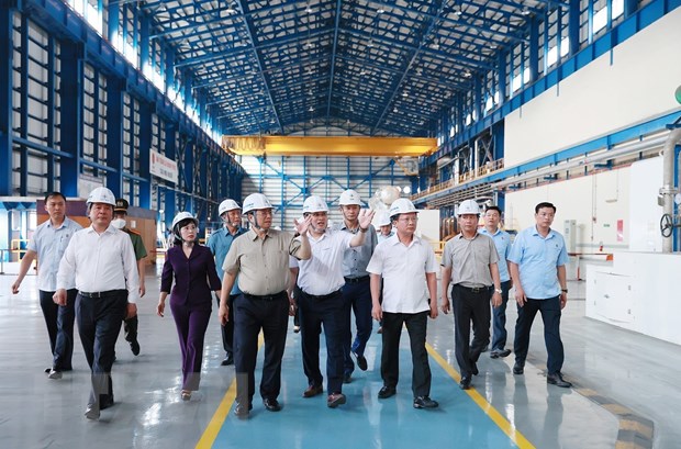 Chiều 11/6, Thủ tướng đến kiểm tra tình hình sản xuất và cung ứng điện tại Cty Nhiệt điện Mông Dương, nguồn cung cấp than cho các nhà máy nhiệt điện tại Quảng Ninh.