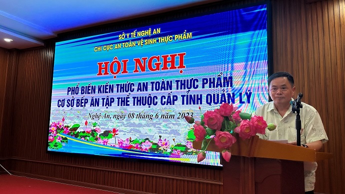 BS.CKII Hoàng Quốc Sơn - Phó Chi cục Trưởng Chi cục ATVSTP phát biểu khai mạc Hội nghị