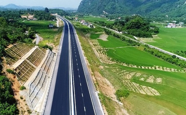 Đầu tư cao tốc Hòa Bình - Mộc Châu giai đoạn 1 quy mô 2 làn xe.
