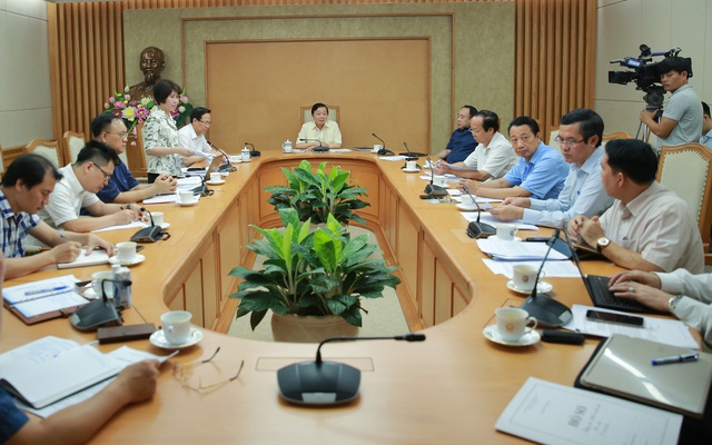 Kết luận cuộc họp, Phó Thủ tướng Trần Hồng Hà đề nghị sau khi kiện toàn, từng Ủy ban, thành viên Hội đồng phải rõ trách nhiệm, giao nhiệm vụ cụ thể - Ảnh: VGP/Minh Khôi