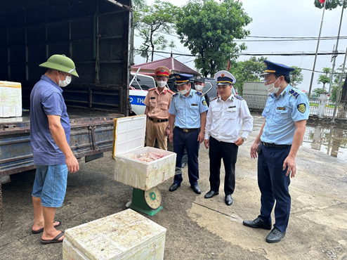 Lực lượng chức năng tỉnh Phú Thọ và tang vật vụ việc