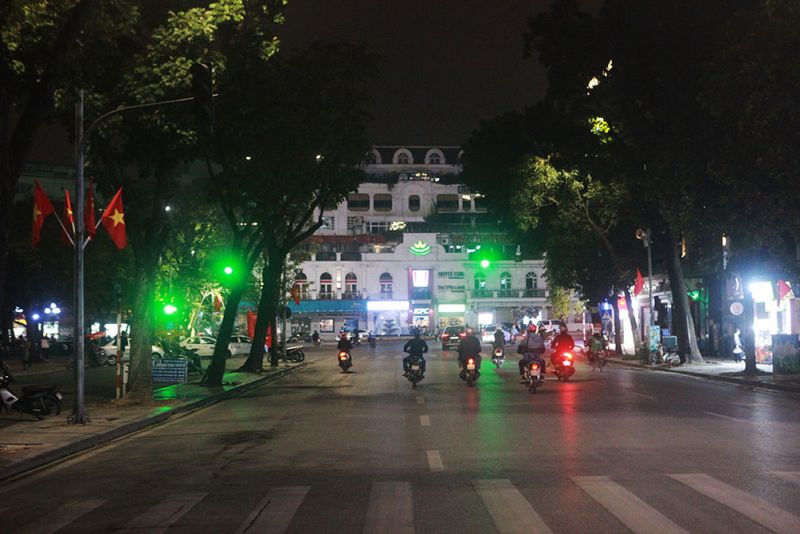 Tiết giảm 25% điện năng chiếu sáng công cộng tại Hà Nội