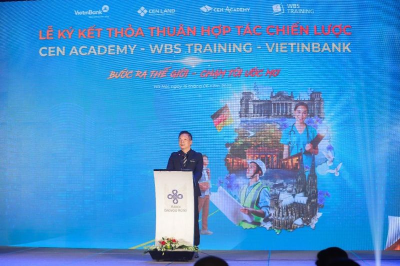 Ông Phạm Thanh Hưng – Phó Chủ tịch HĐQT Cen Land chia sẻ tại sự kiện.