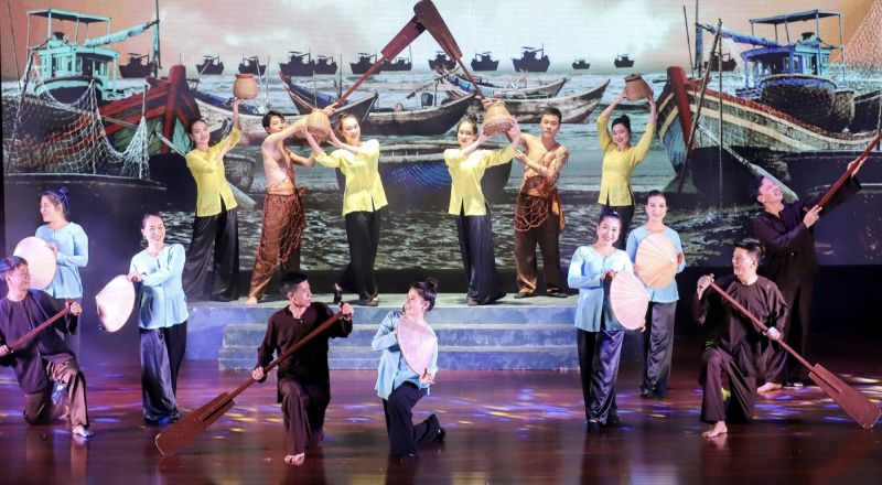 Đoàn nghệ thuật Quảng Ninh đang phối hợp các bảo tàng, công ty lữ hành kết nối để du khách có thêm lựa chọn thưởng thức văn hoá khi tới Hạ Long. (Ảnh VOV)