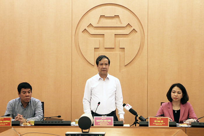 Bộ trưởng Bộ Giáo dục và Đào tạo Nguyễn Kim Sơn phát biểu tại buổi làm việc