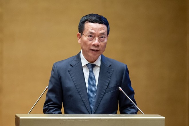 Bộ trưởng Bộ Thông tin và Truyền thông Nguyễn Mạnh Hùng phát biểu giải trình