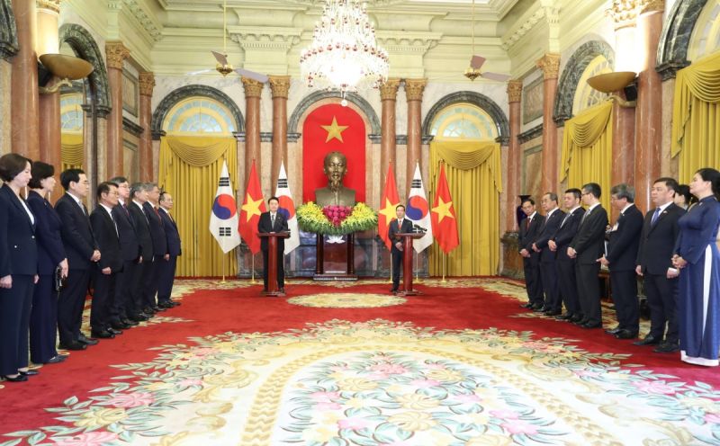Chủ tịch nước Võ Văn Thưởng và Tổng thống Hàn Quốc Yoon Suk Yeol thông tin về kết quả hội đàm